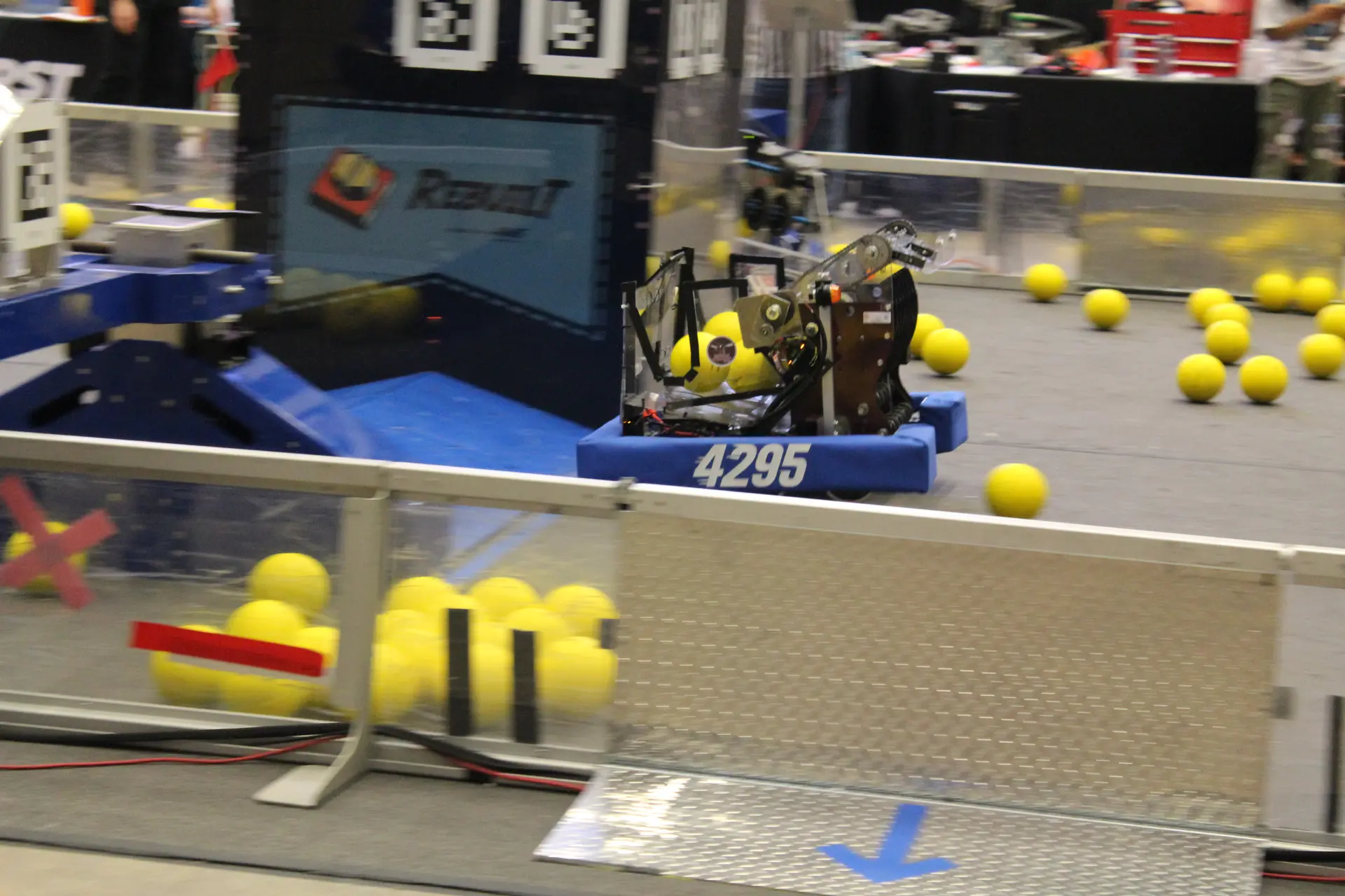 FRC Team 4295 Hudson Stingers robot dashing across the field in Blue Alliance
